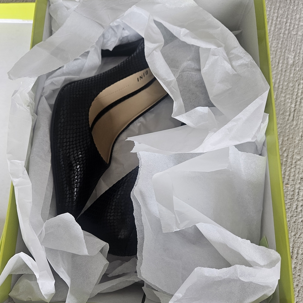 Gianni Bini Black Textured Heels